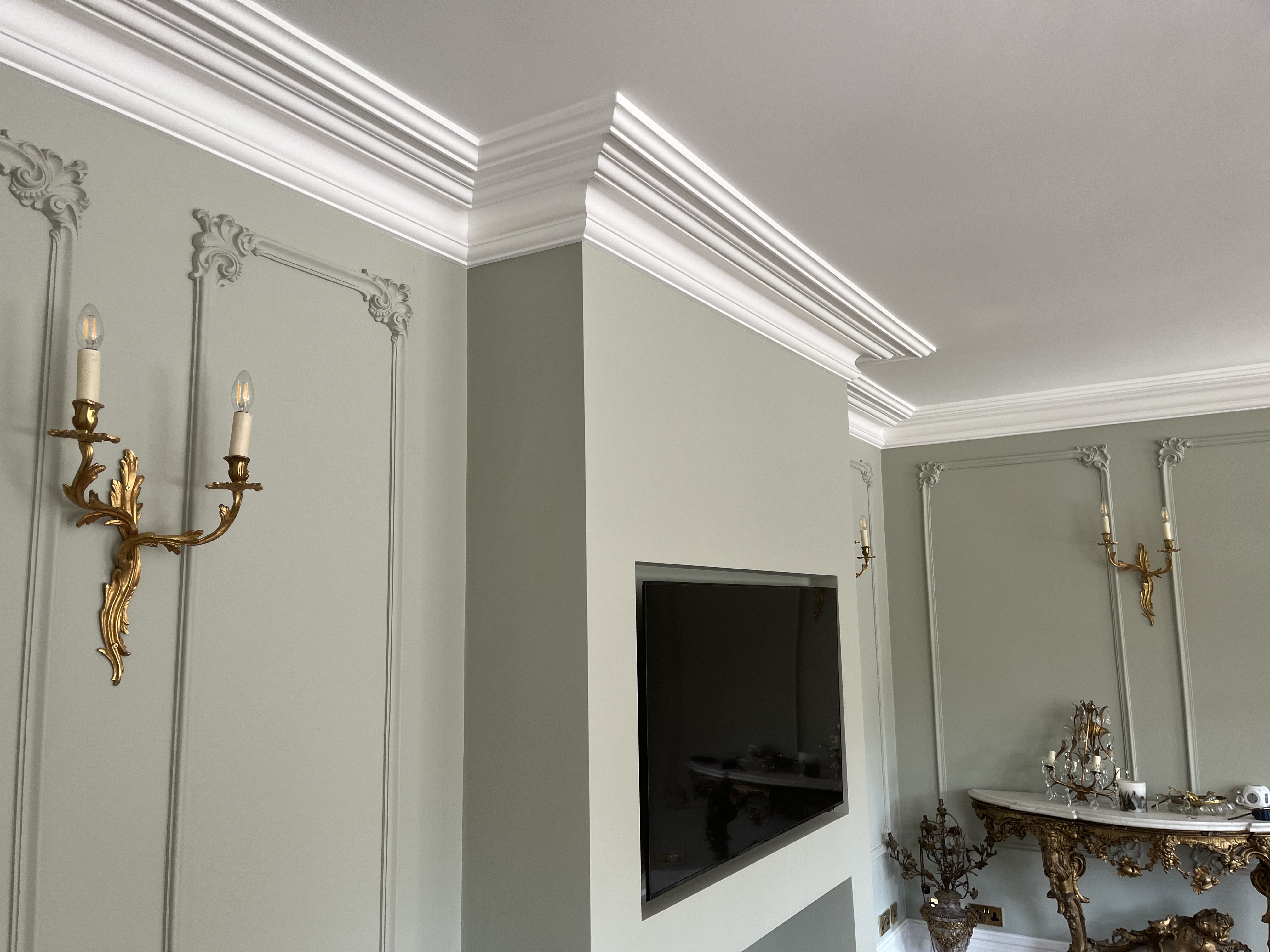 SM69 Cornice